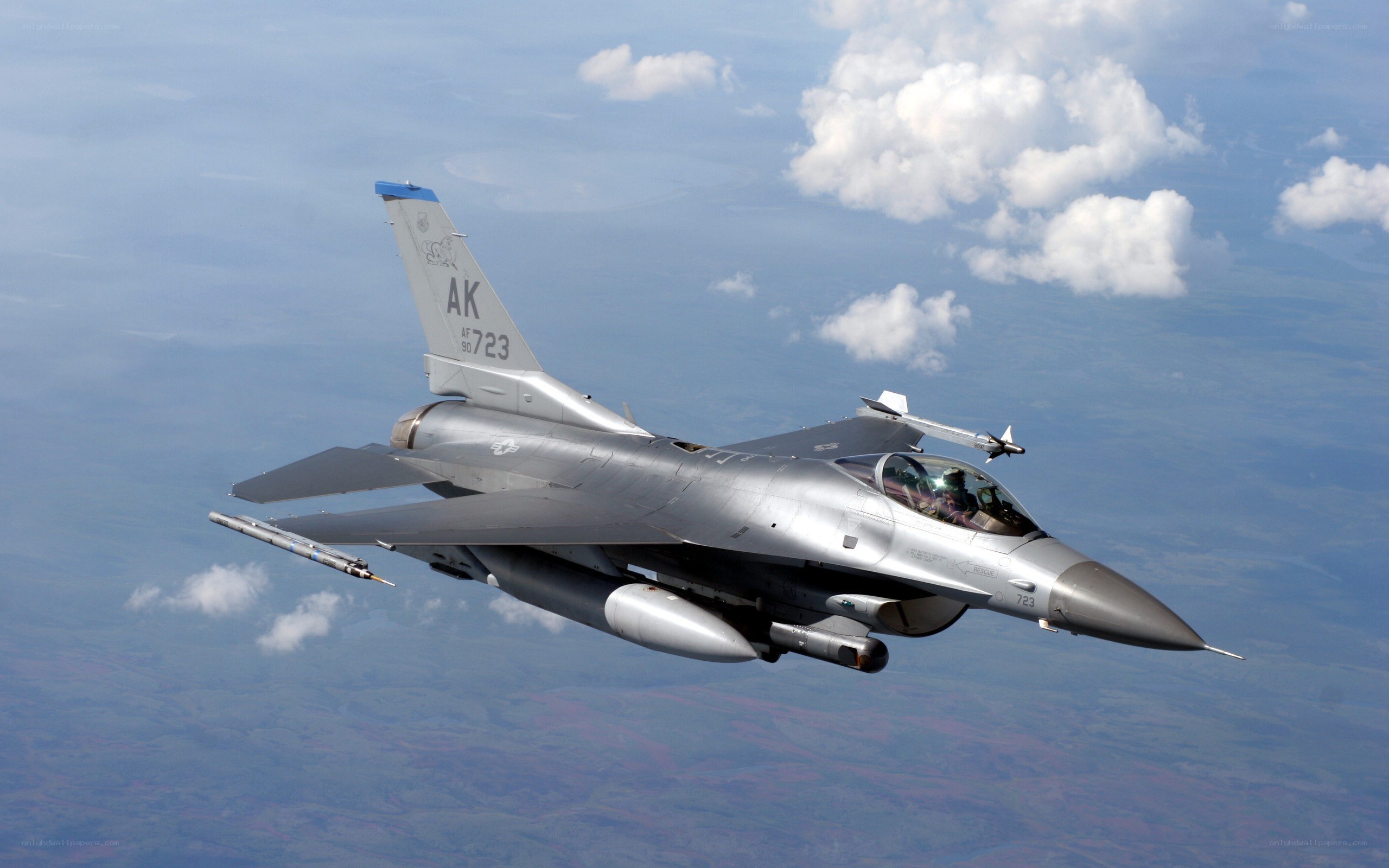 F-16 fighter jet in flight
