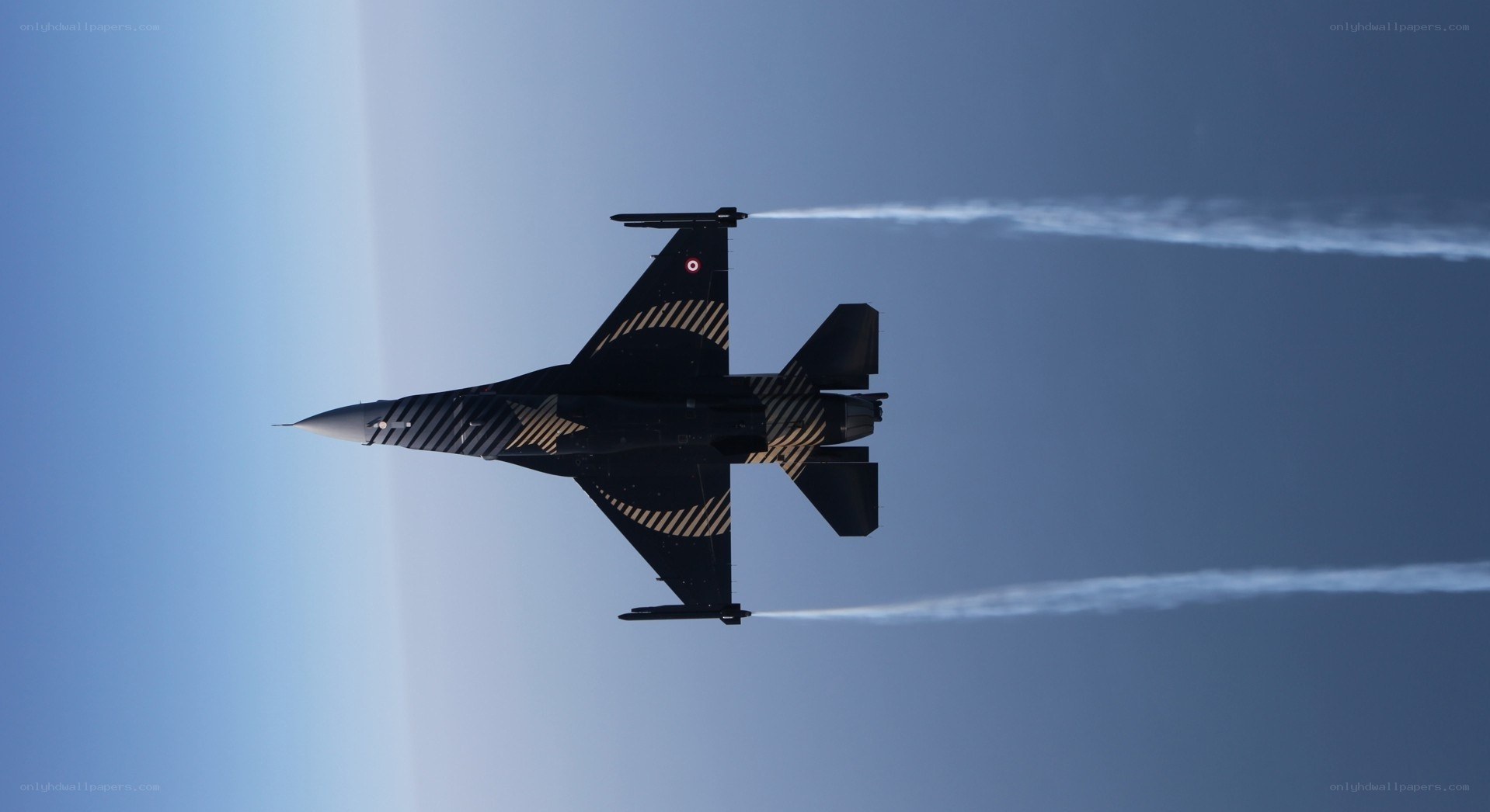 F-16 fighter jet in flight