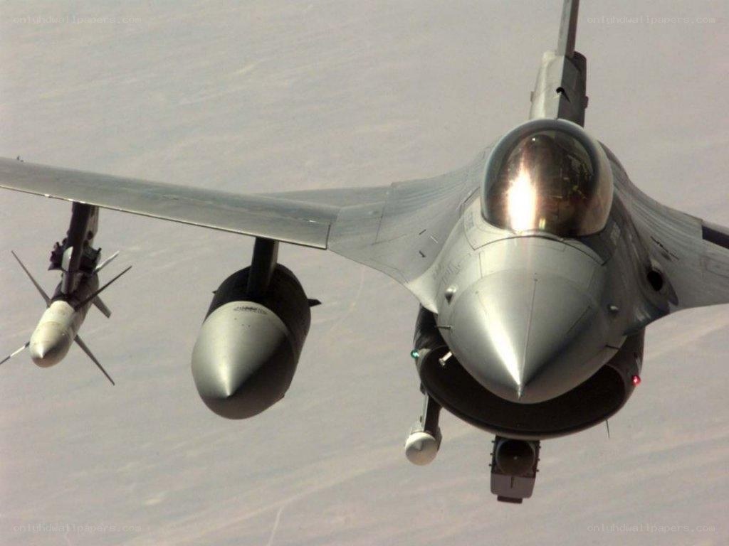F-16 fighter jet in flight