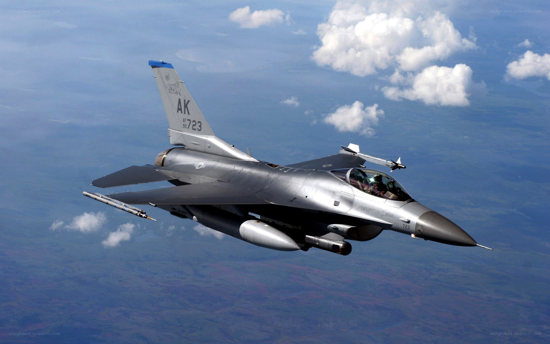 F-16 fighter jet in flight