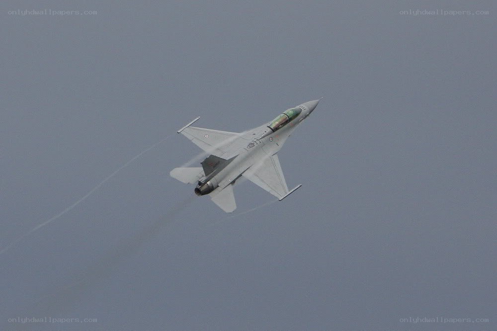 F-16 fighter jet in flight