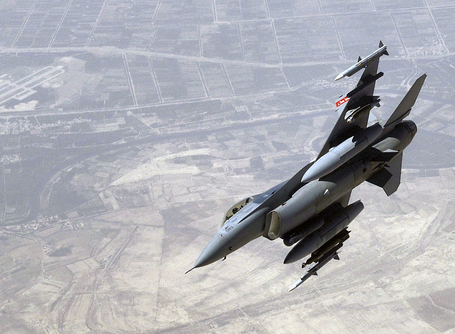 F-16 fighter jet in flight