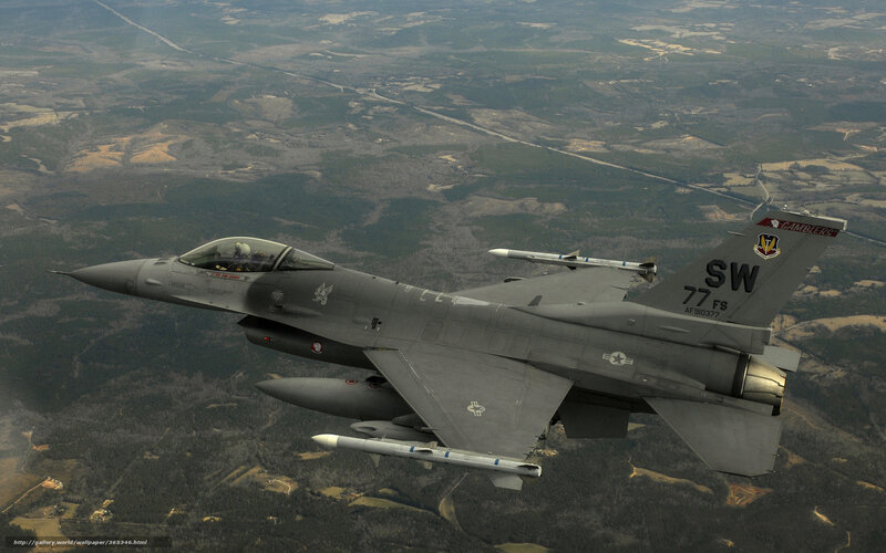 F-16 fighter jet in flight