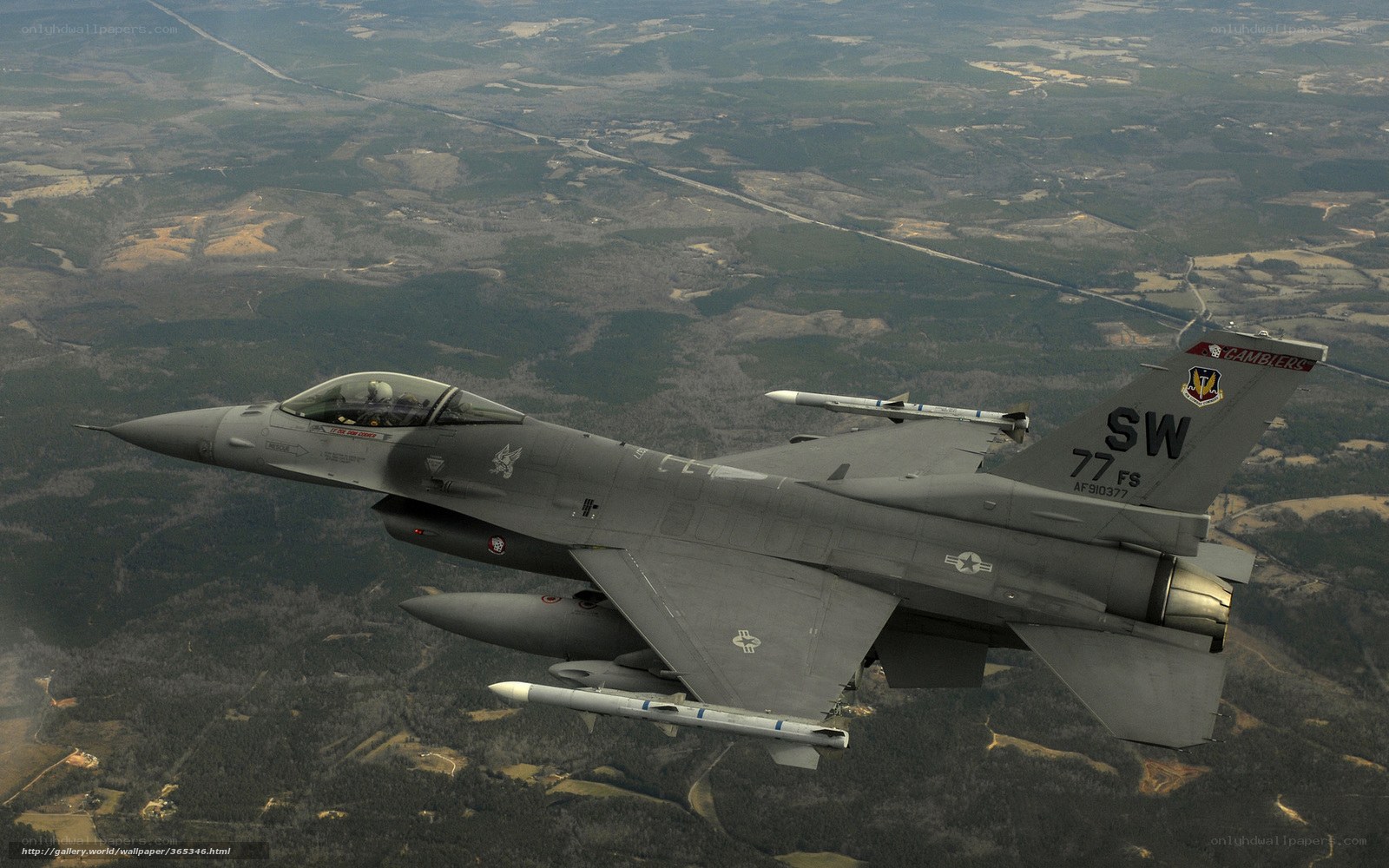 F-16 fighter jet in flight