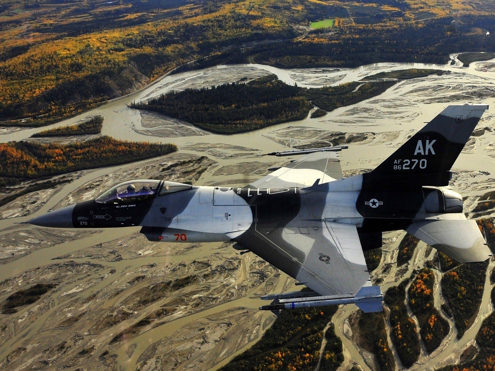 F-16 fighter jet in flight