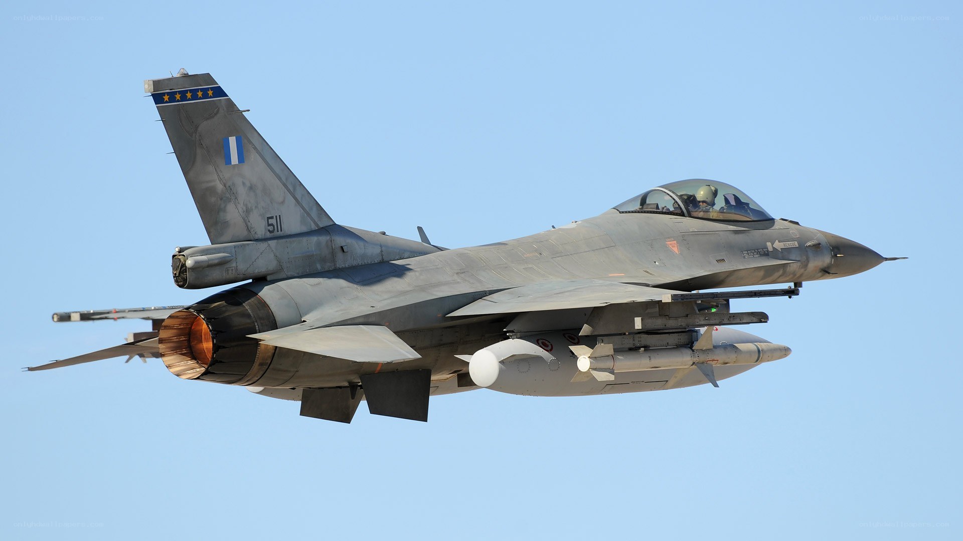 F-16 fighter jet in flight
