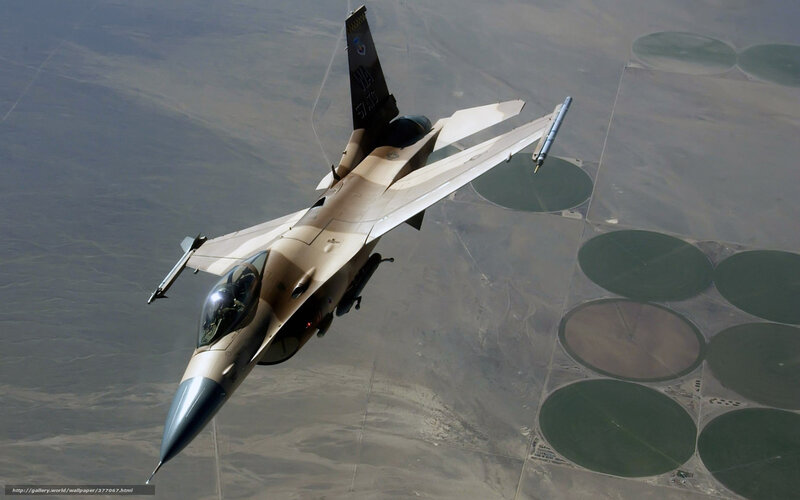 F-16 fighter jet in flight
