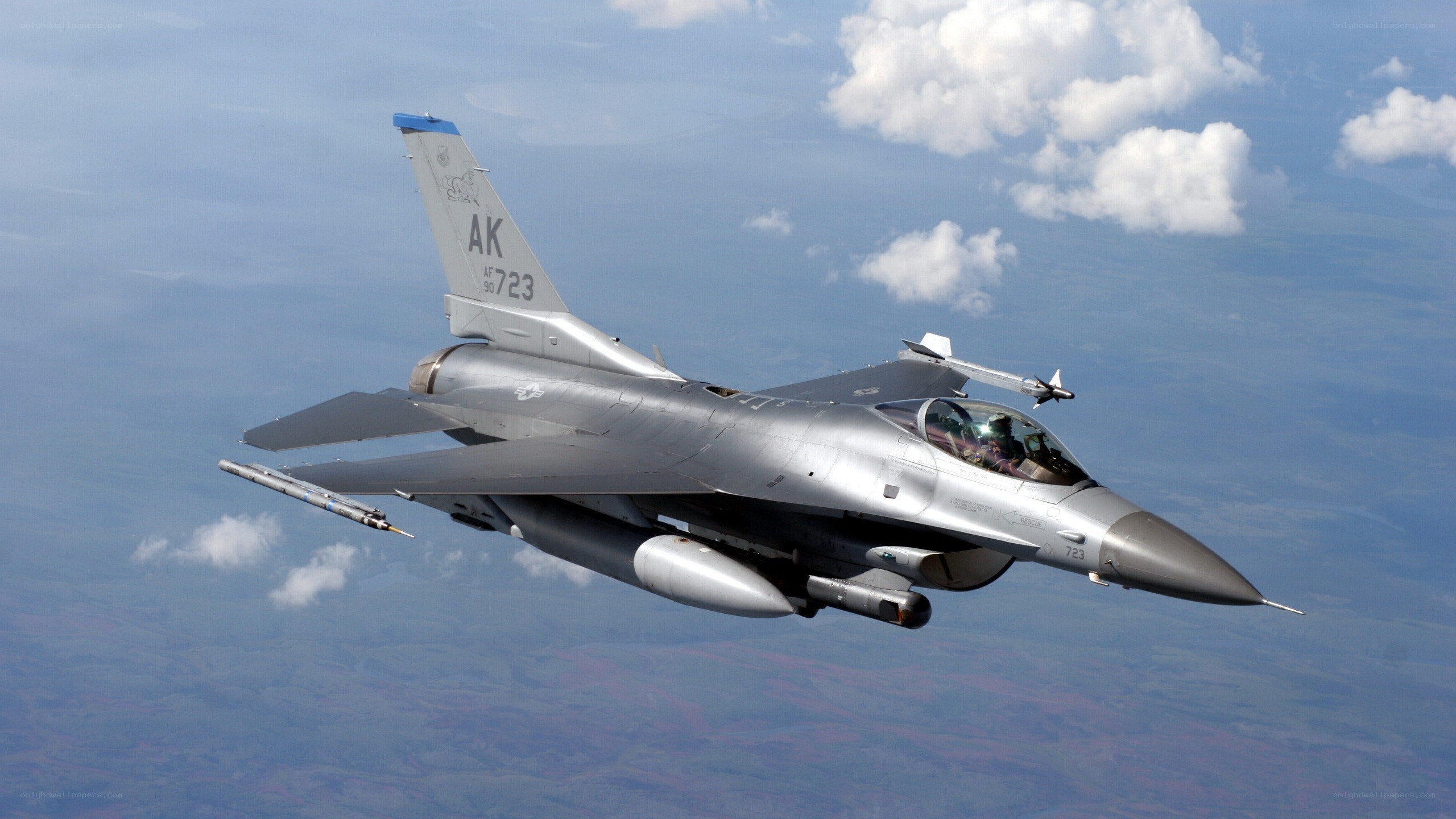 F-16 fighter jet in flight