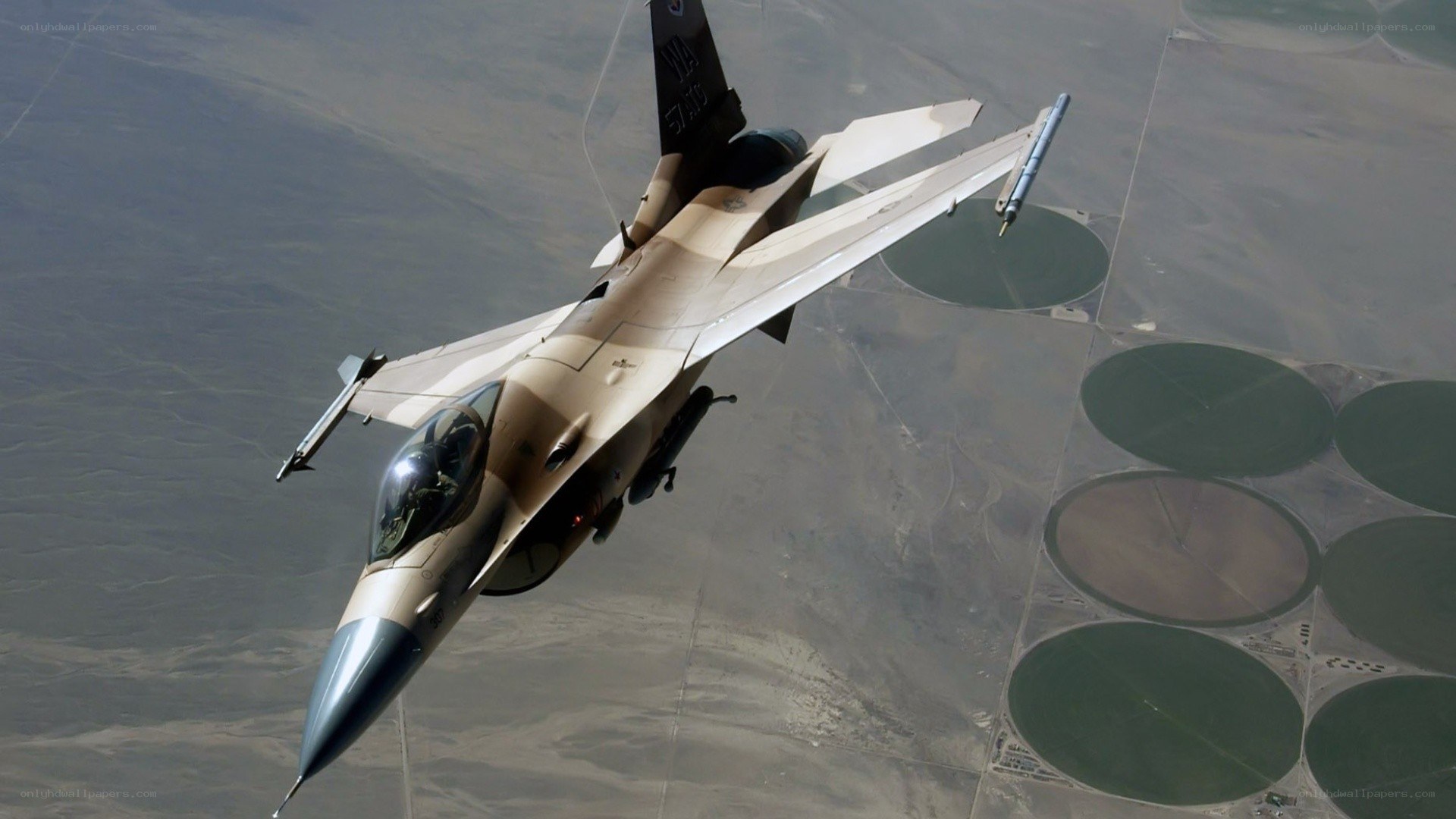 F-16 fighter jet in flight