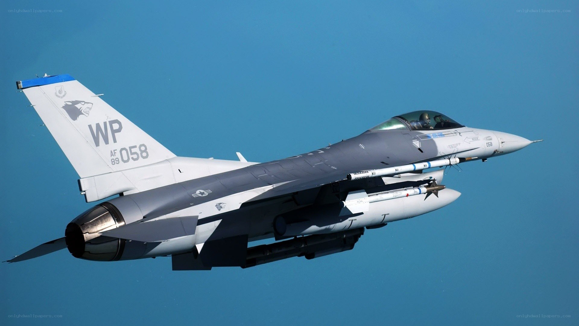 F-16 fighter jet in flight
