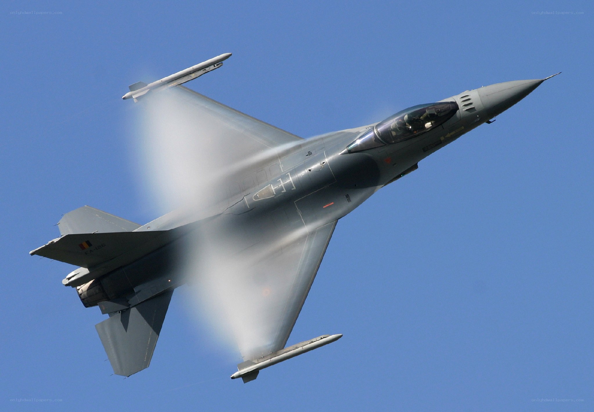 F-16 fighter jet in flight