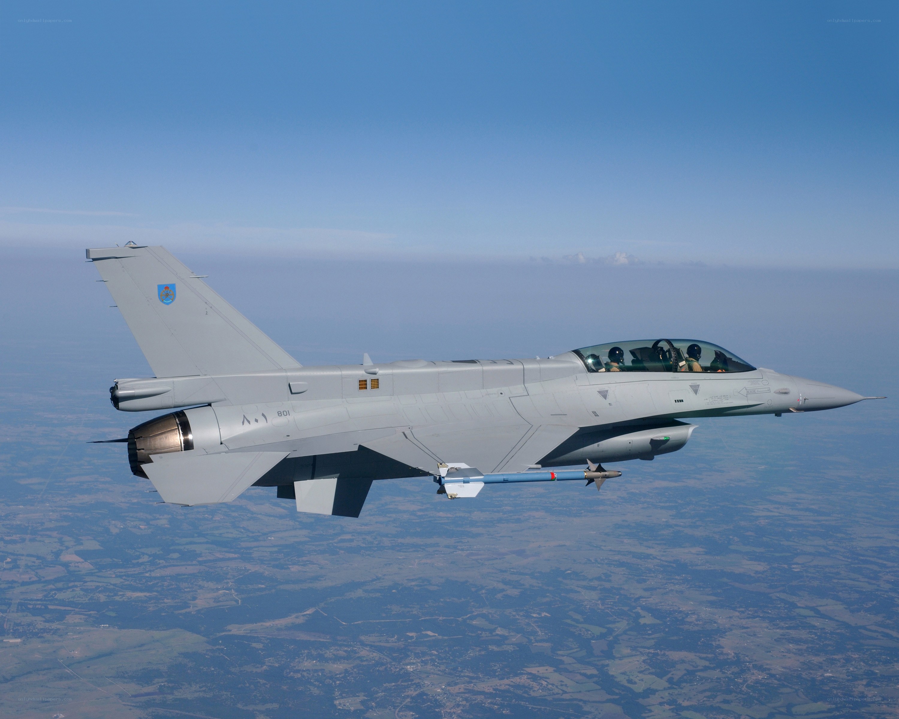 F-16 fighter jet in flight