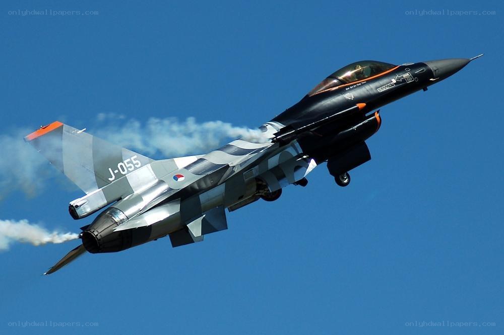 F-16 fighter jet in flight
