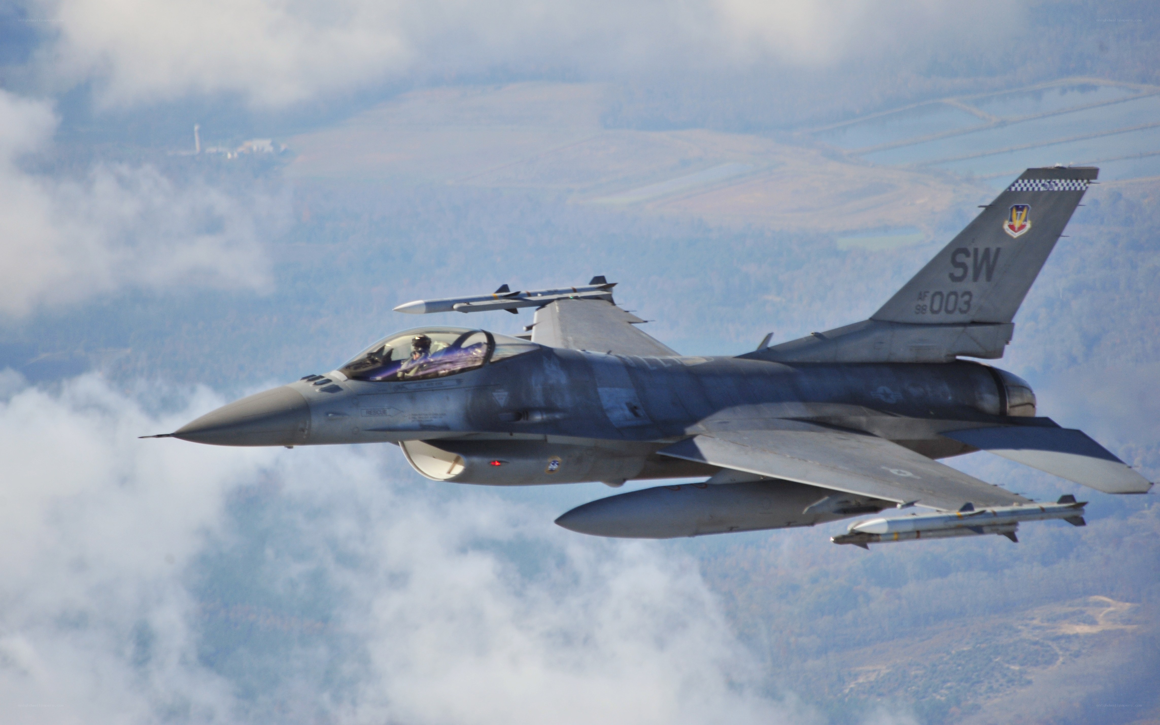 F-16 fighter jet in flight