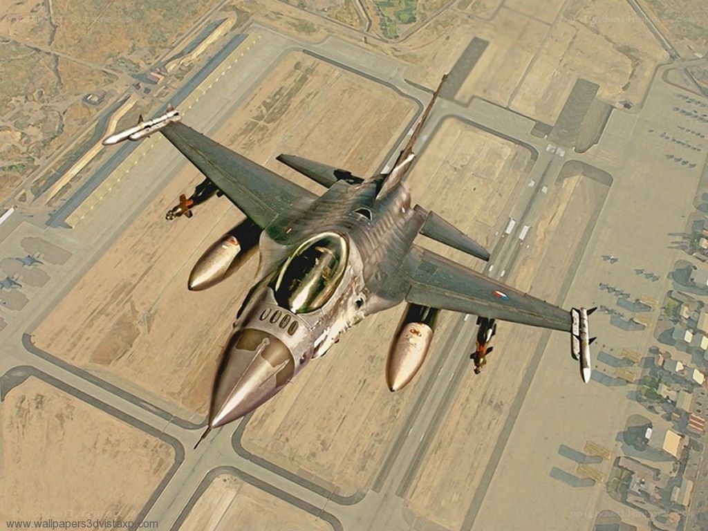 F-16 fighter jet in flight