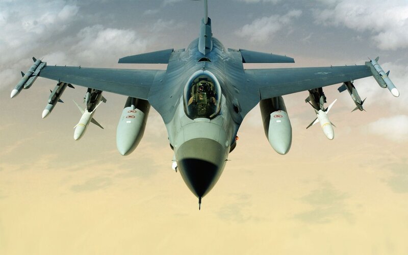 F-16 fighter jet in flight