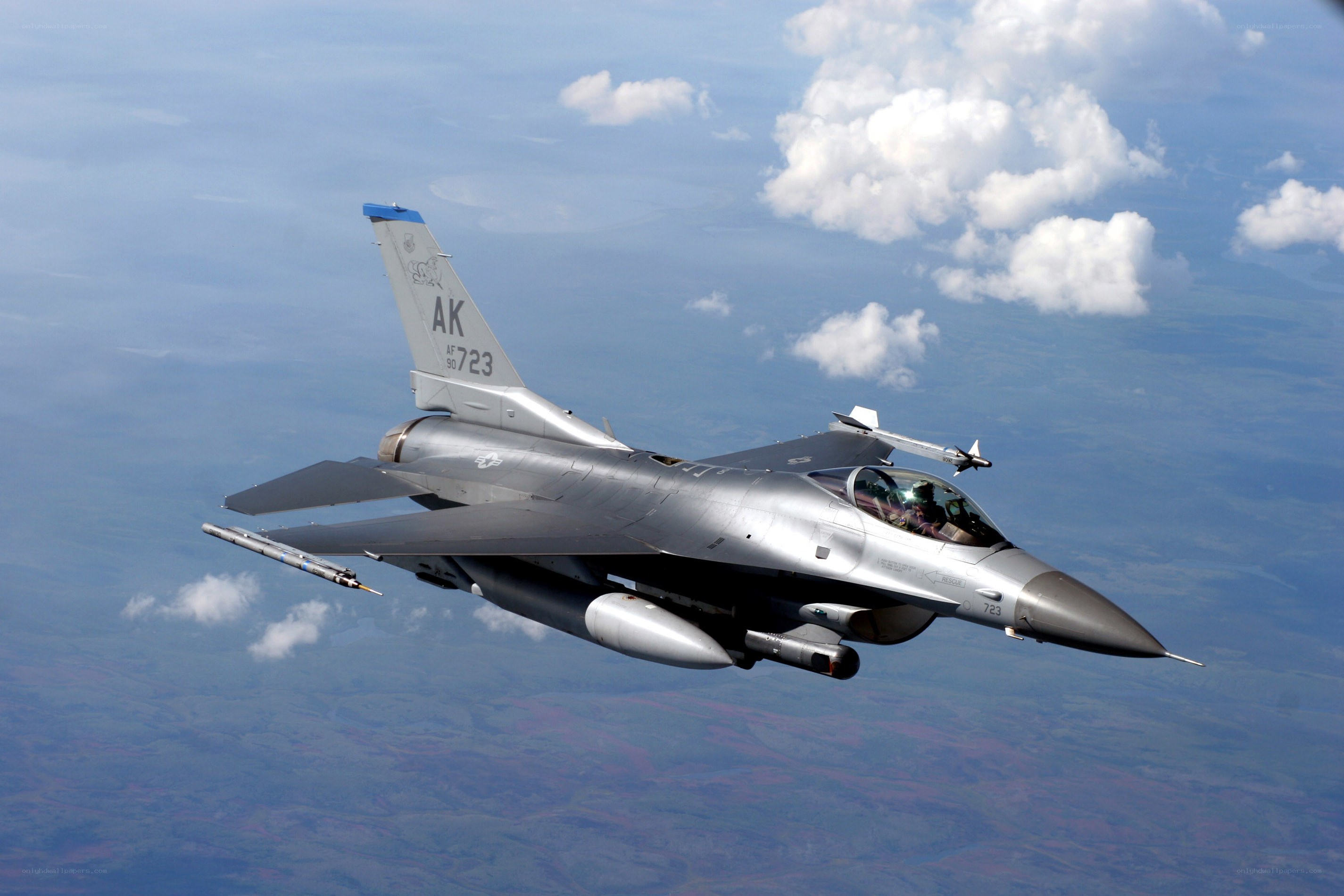 F-16 fighter jet in flight