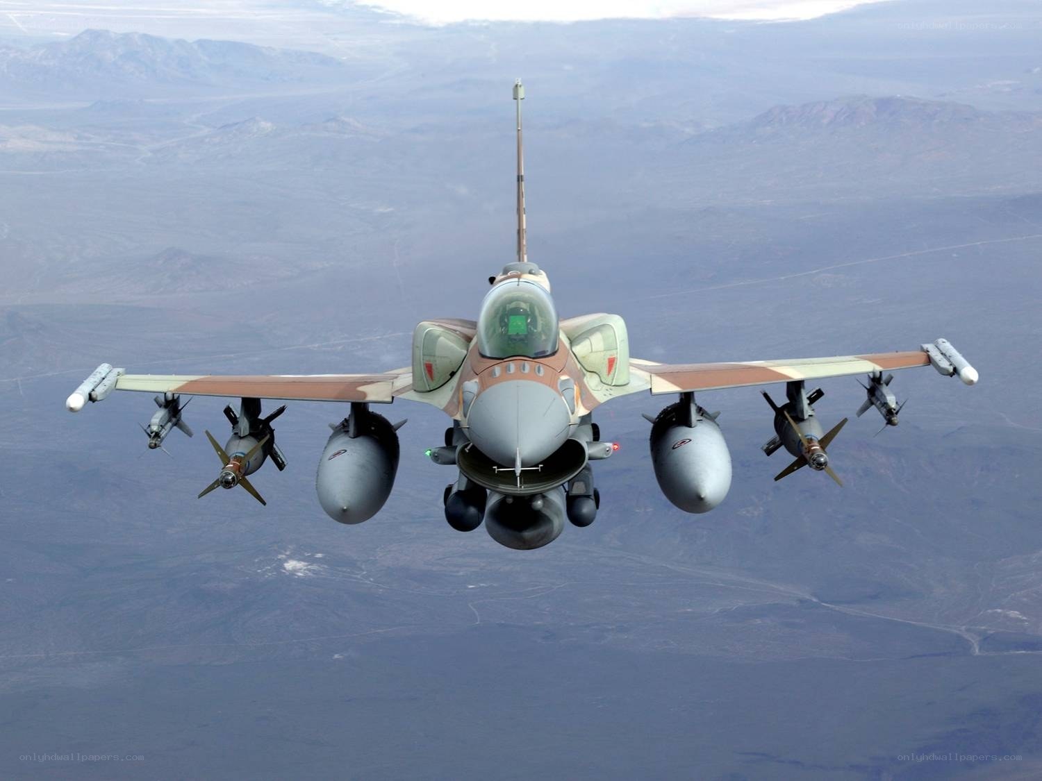 F-16 fighter jet in flight
