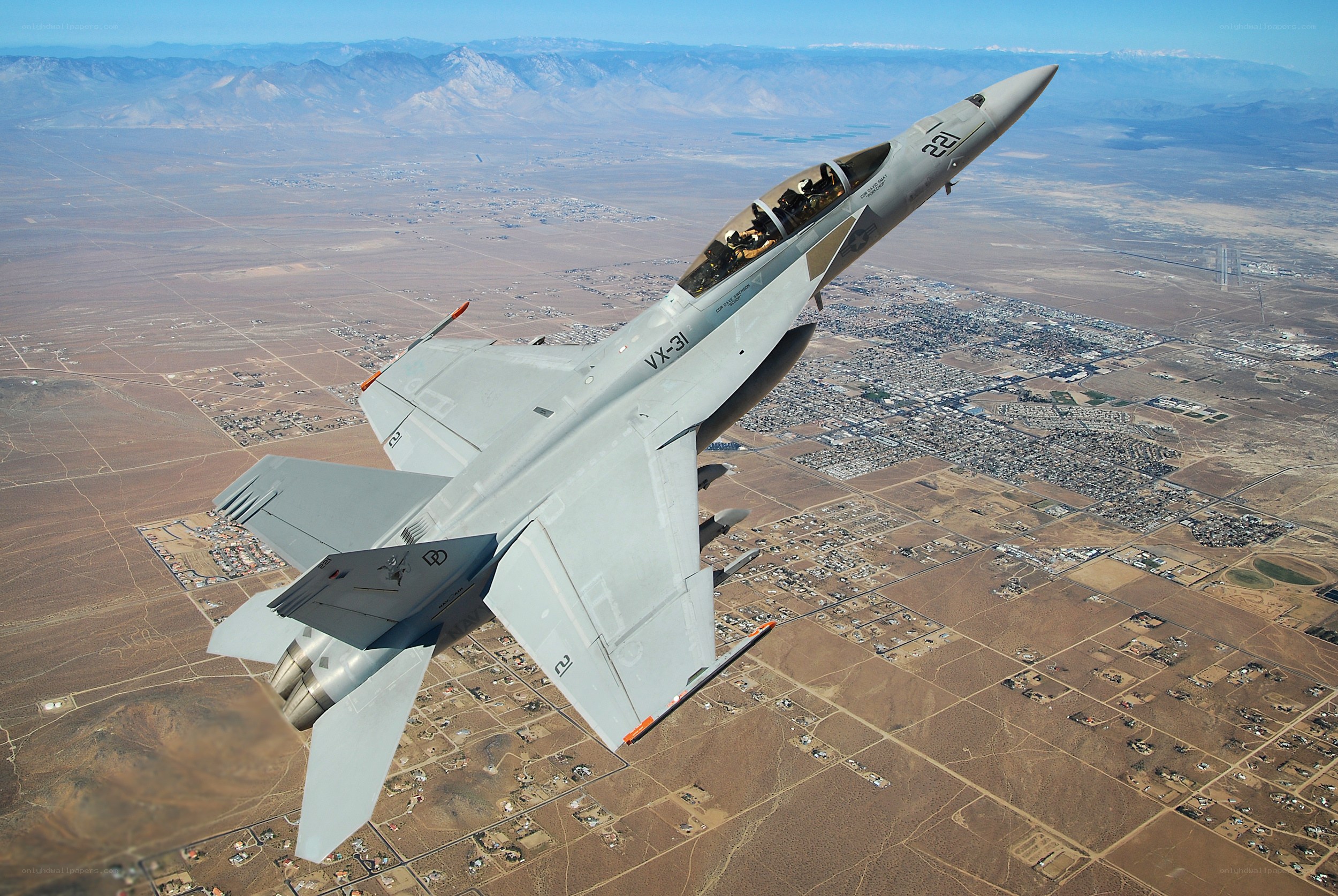 F-16 fighter jet in flight