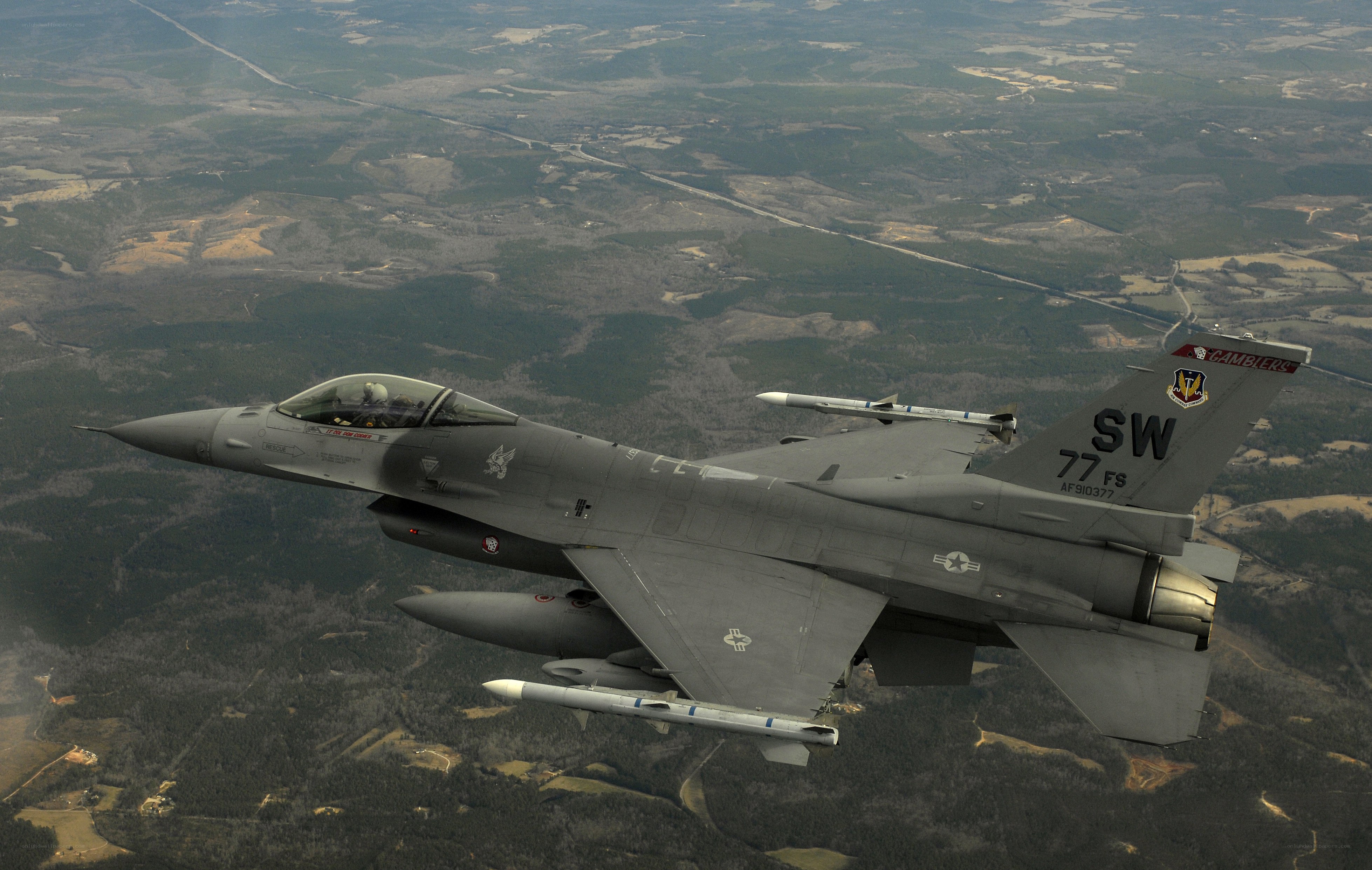 F-16 fighter jet in flight
