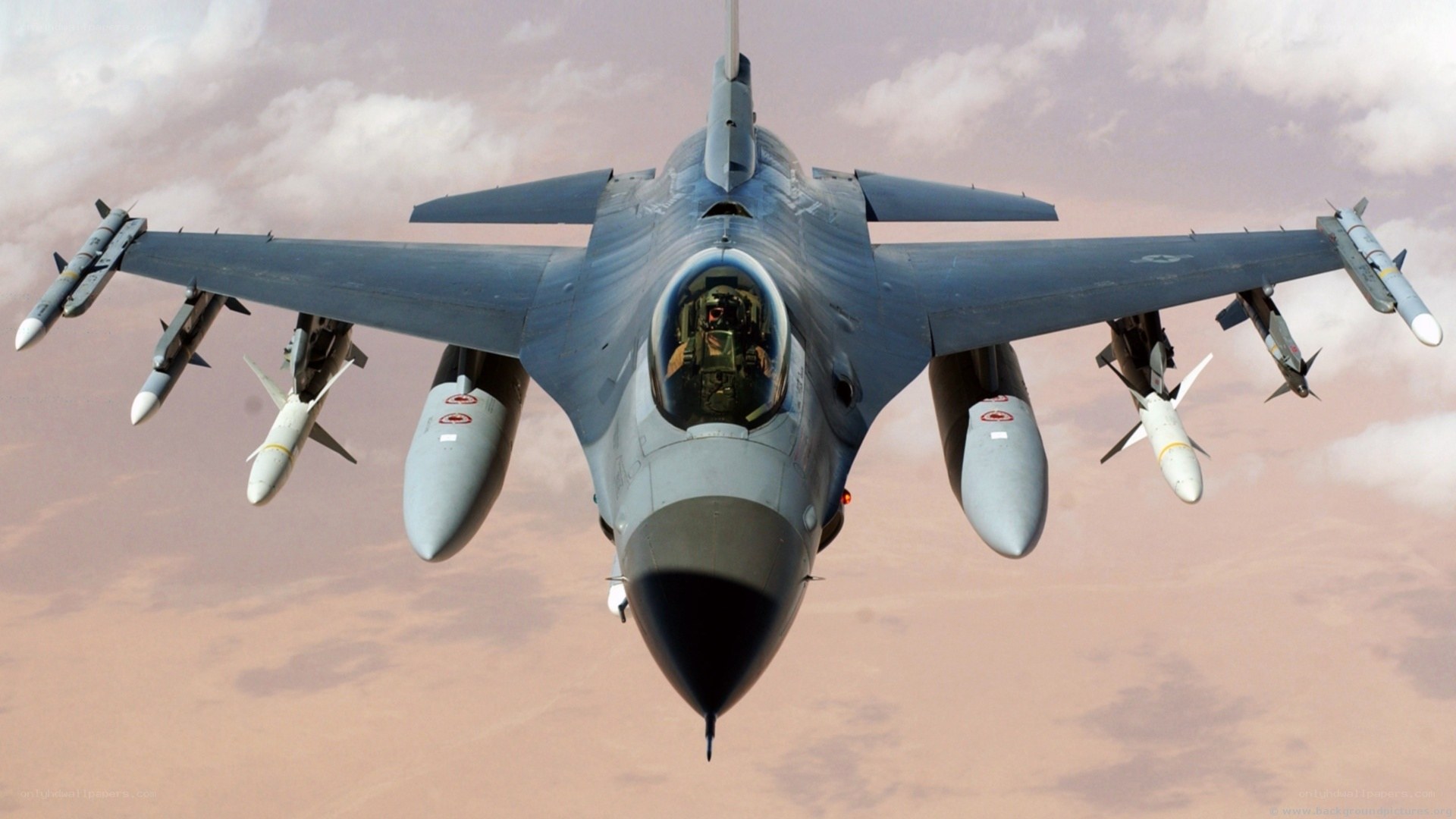 F-16 fighter jet in flight