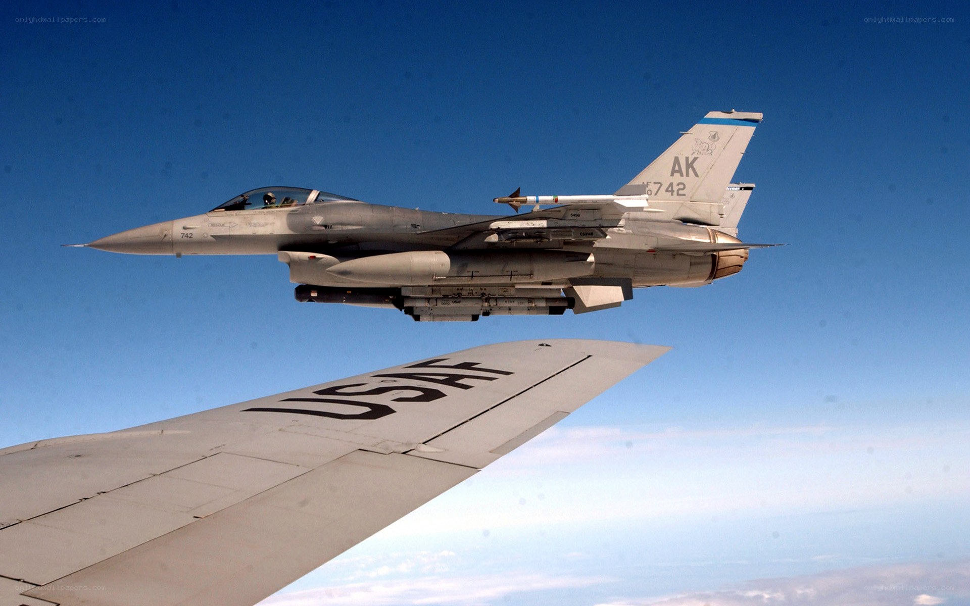 F-16 fighter jet in flight