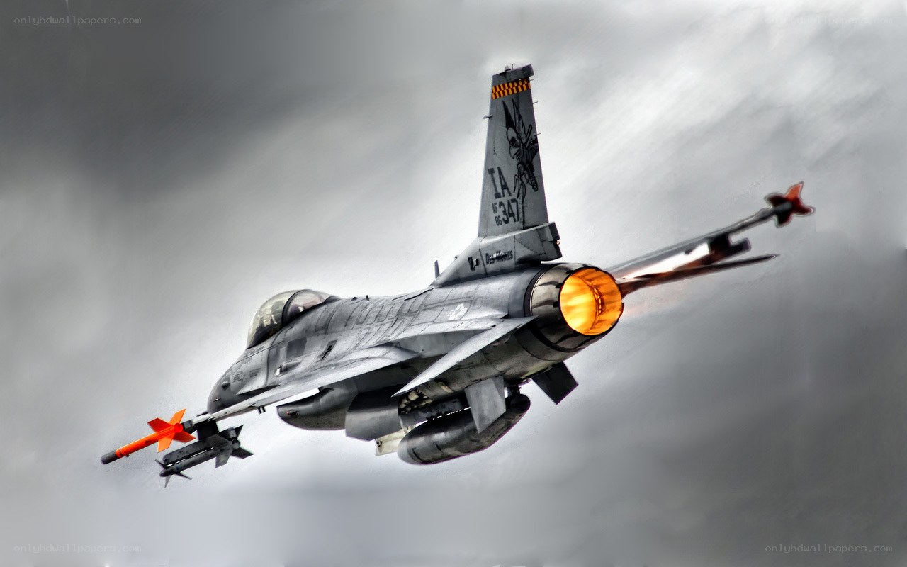 F-16 fighter jet in flight