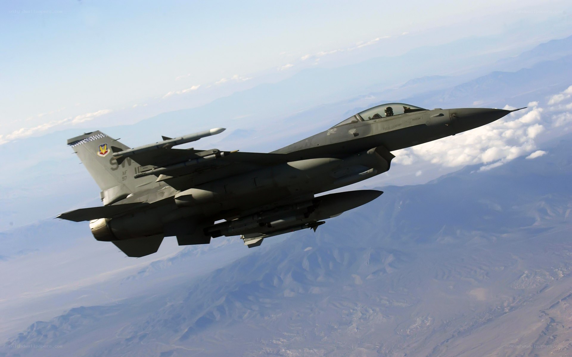 F-16 fighter jet in flight