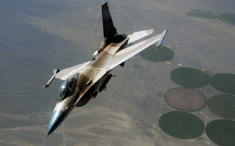 F-16 fighter jet in flight
