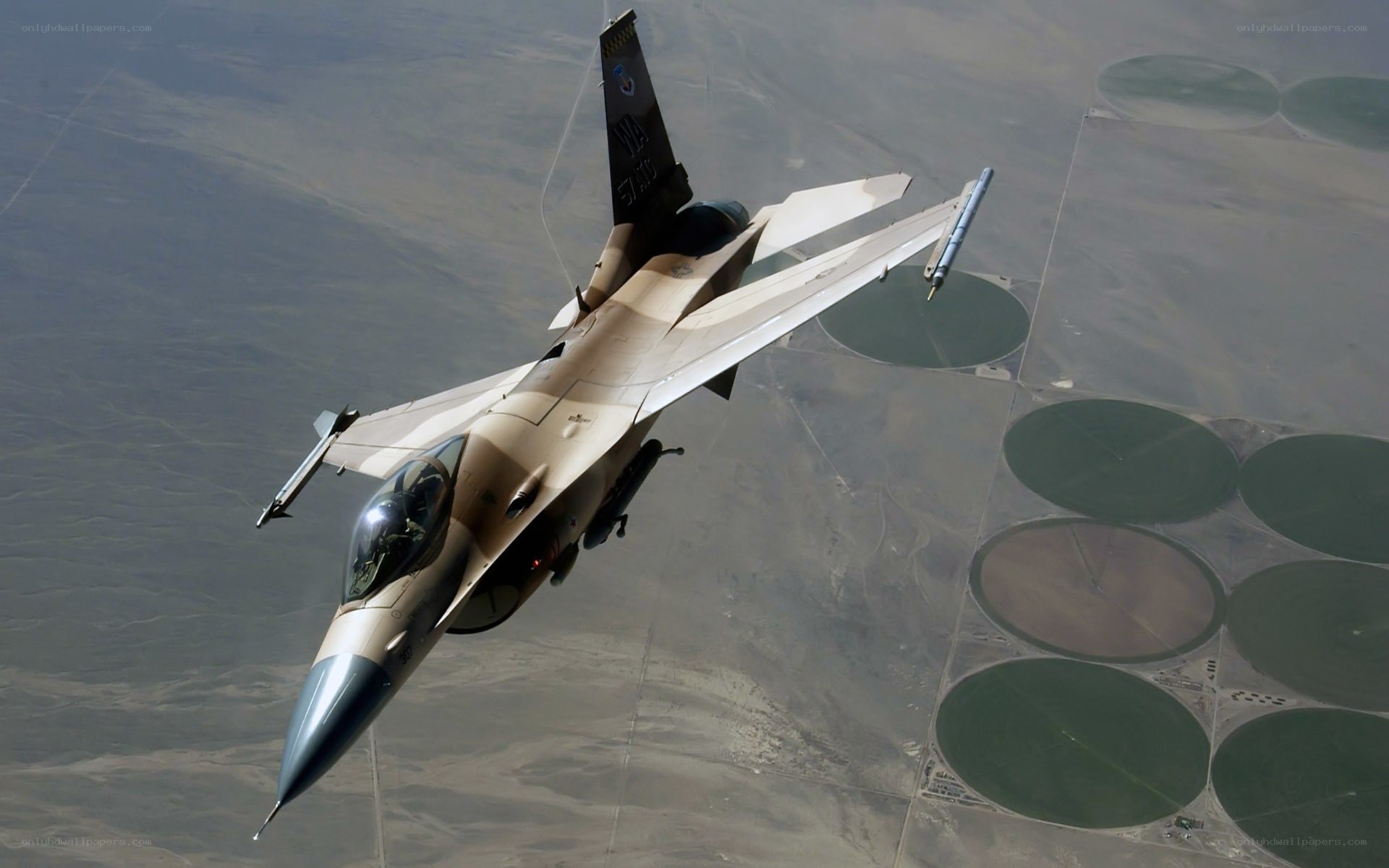F-16 fighter jet in flight