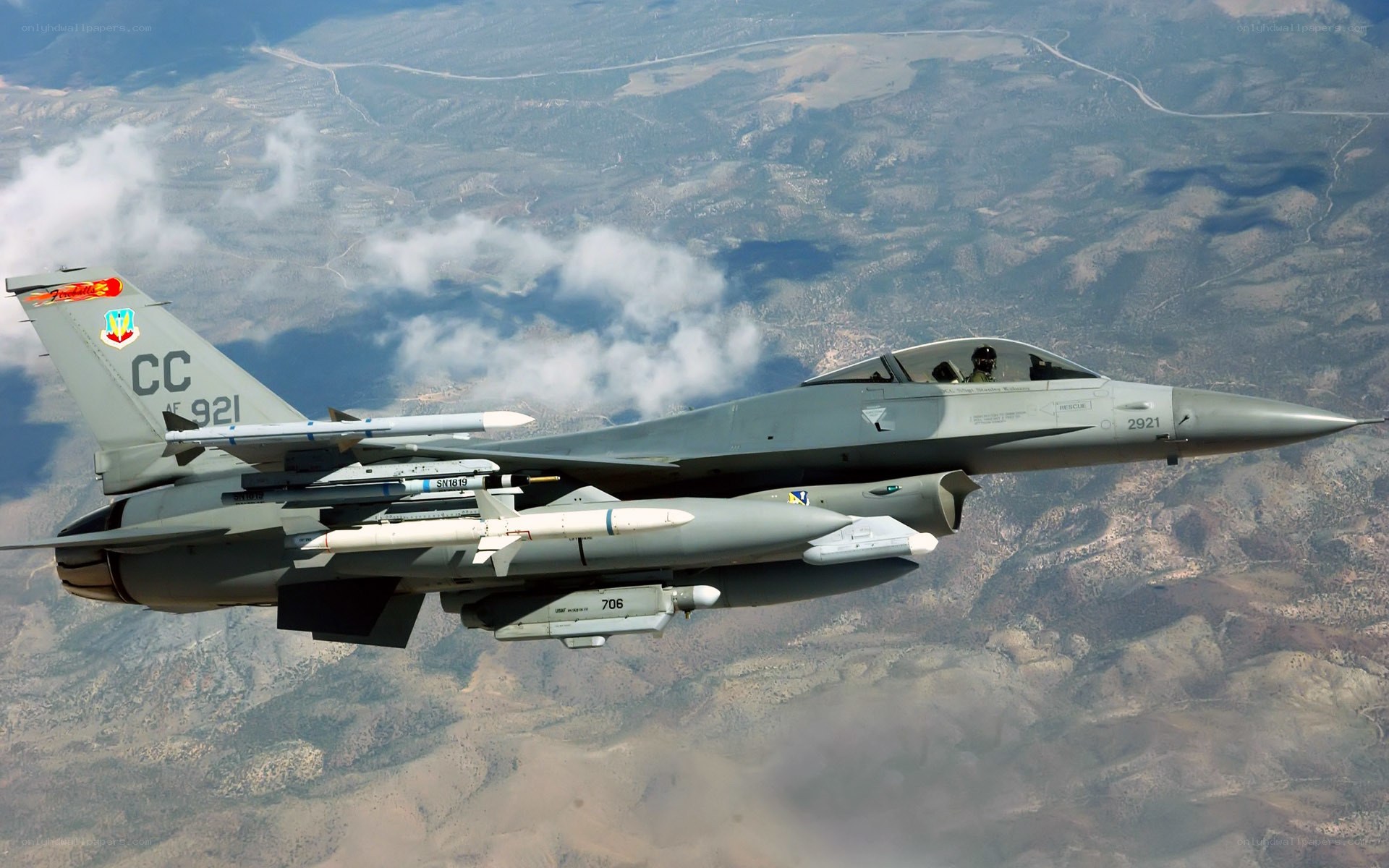 F-16 fighter jet in flight