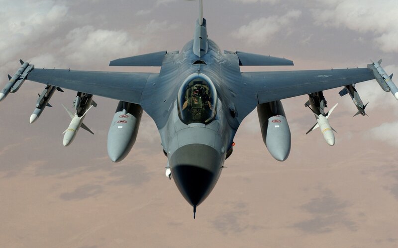 F-16 fighter jet in flight