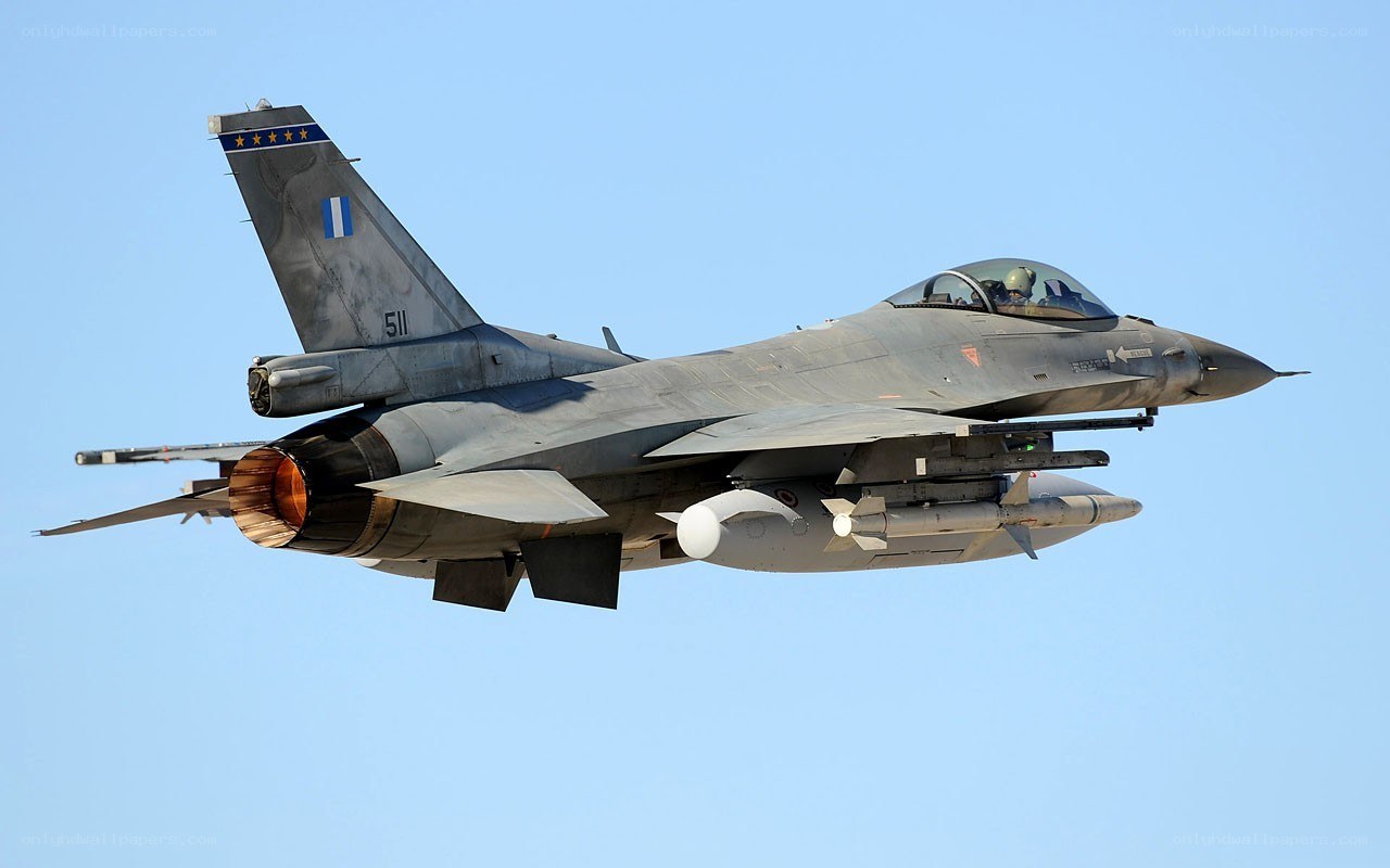 F-16 fighter jet in flight