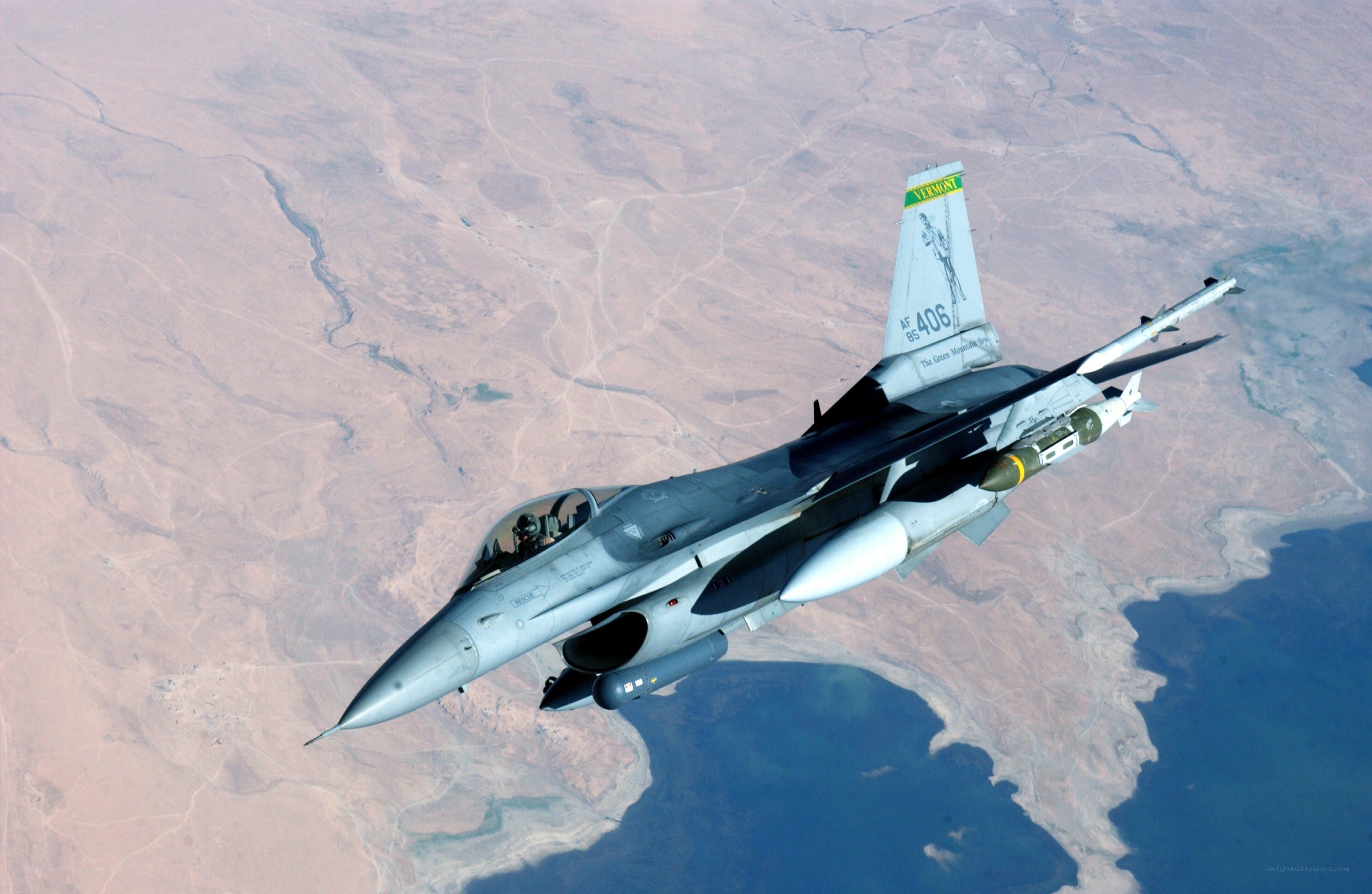 F-16 fighter jet in flight