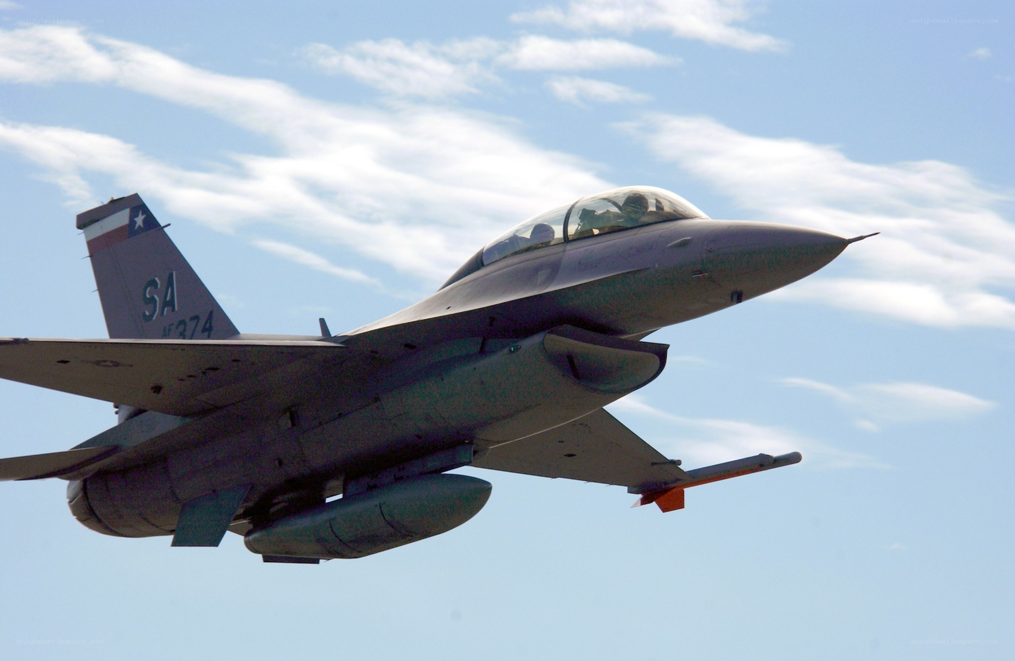 F-16 fighter jet in flight