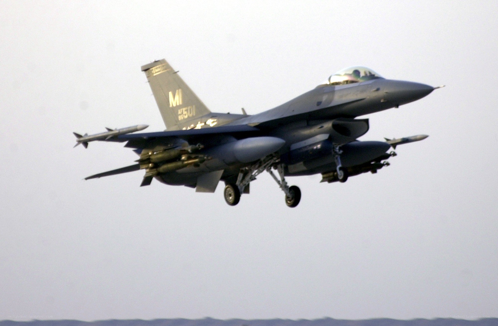 F-16 fighter jet in flight