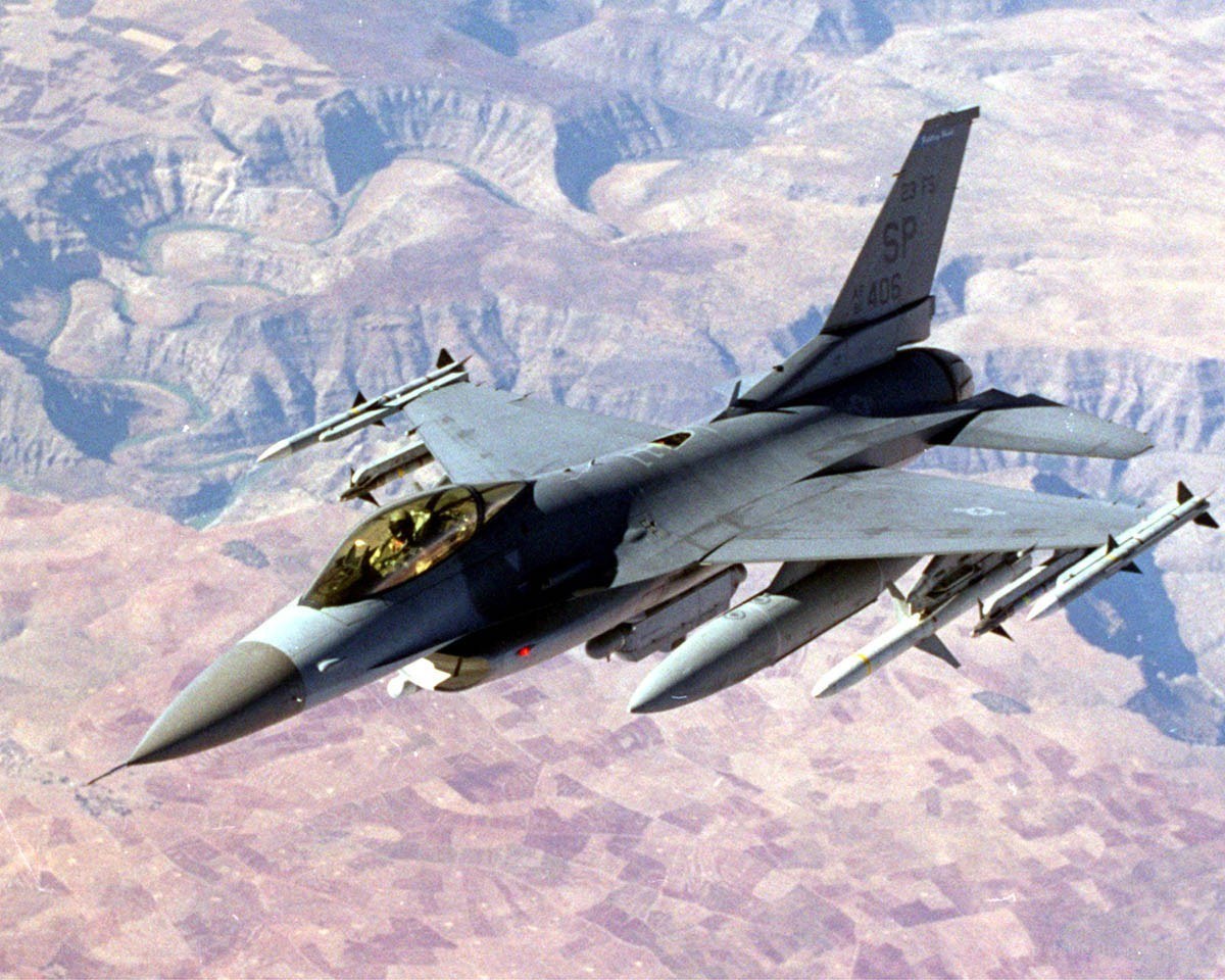 F-16 fighter jet in flight