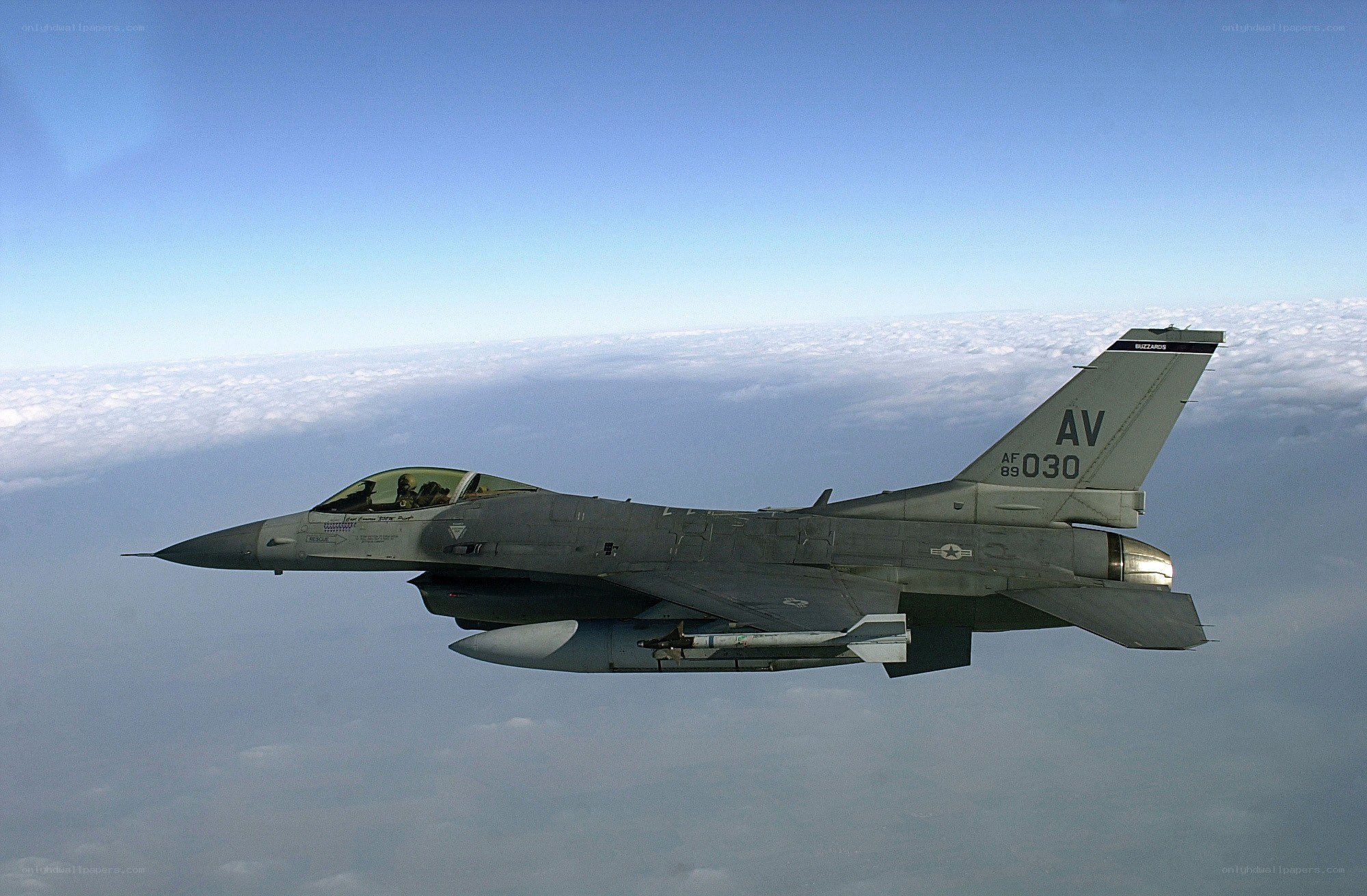 F-16 fighter jet in flight