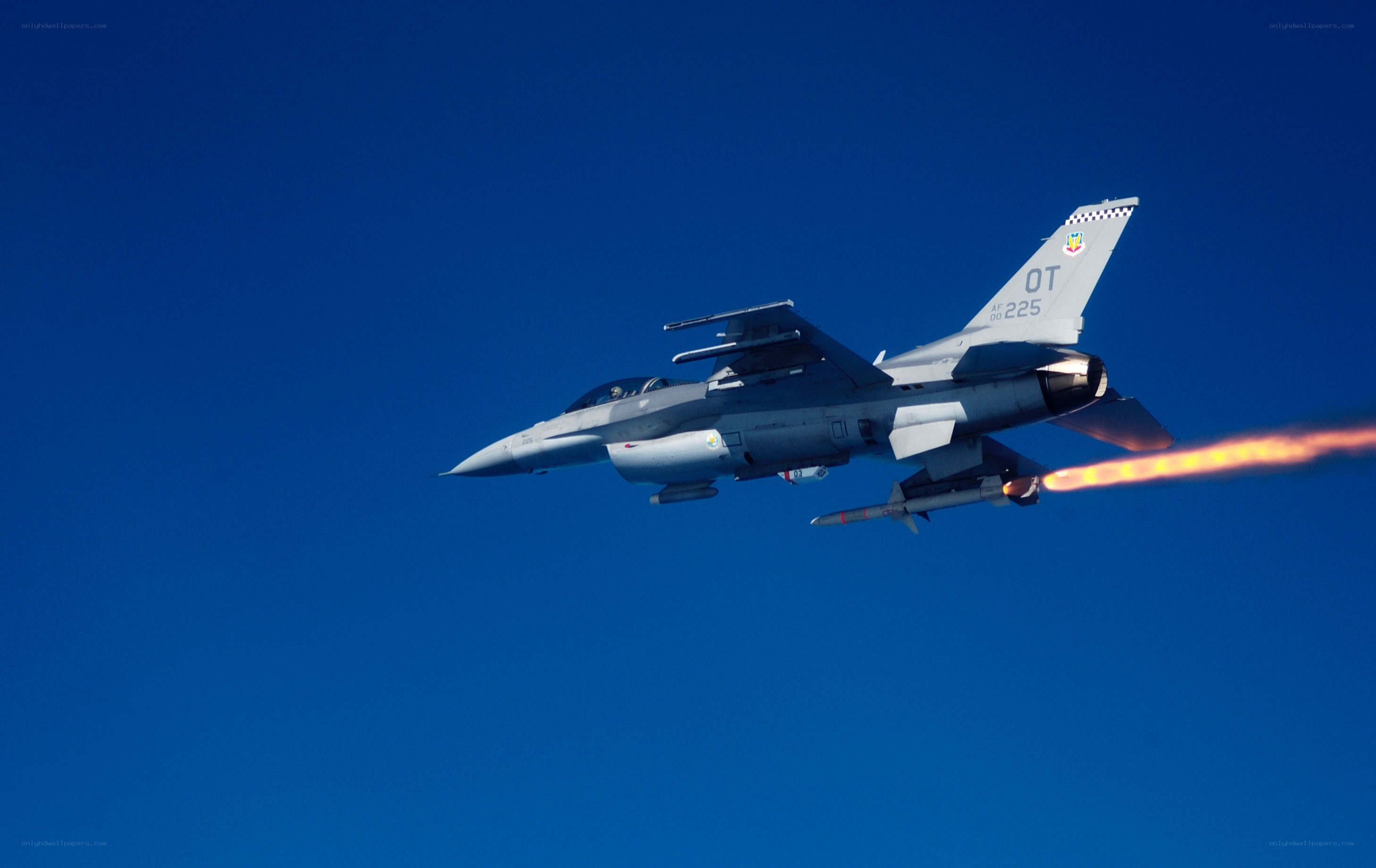 F-16 fighter jet in flight