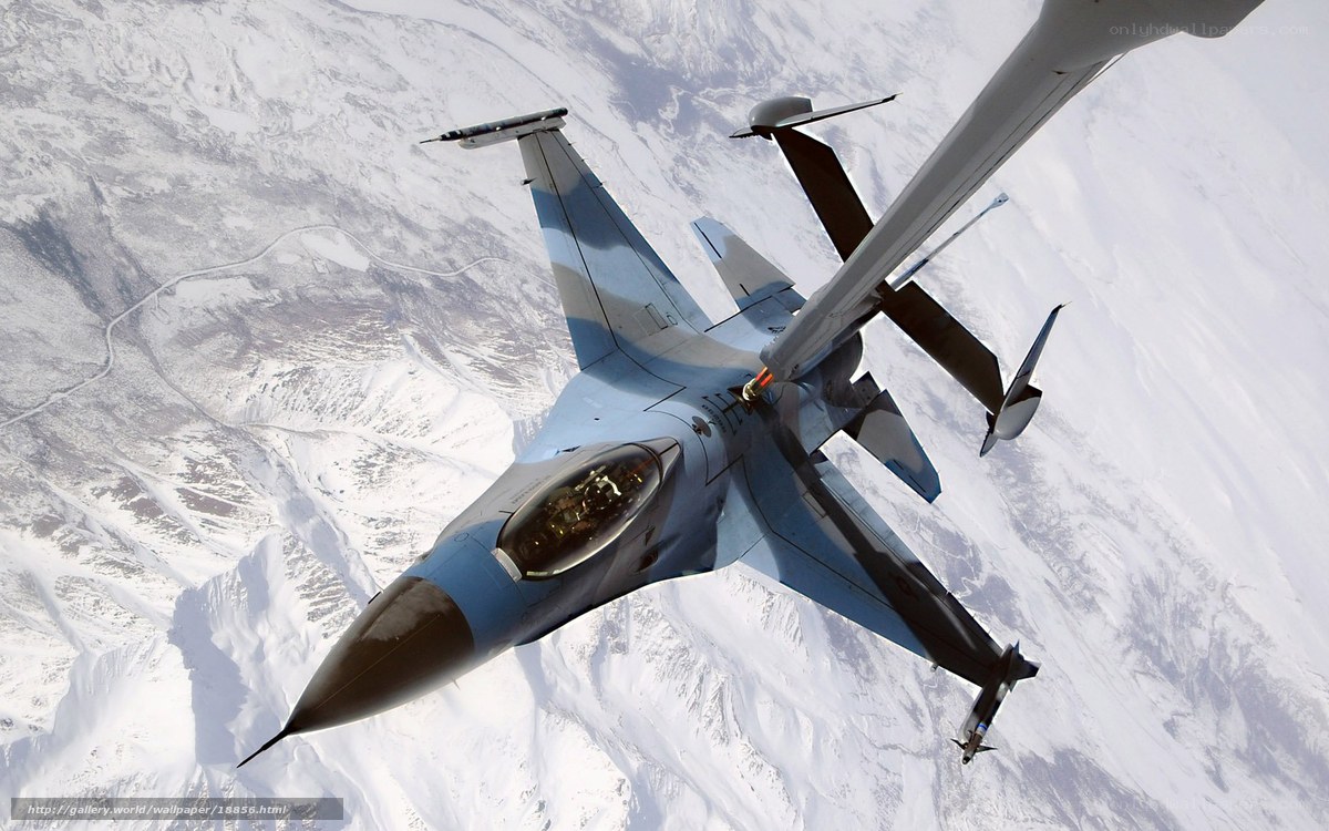 F-16 fighter jet in flight