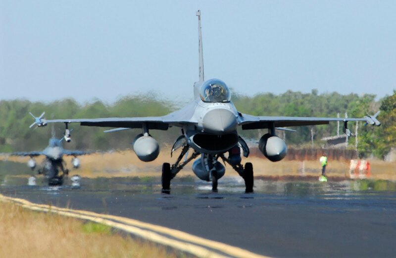 F-16 fighter jet on runway