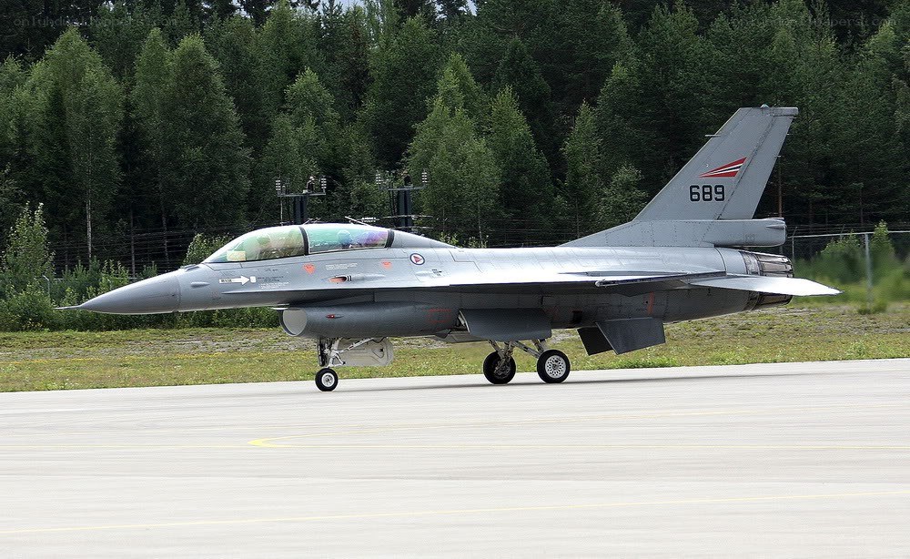 F-16 fighter jet on runway