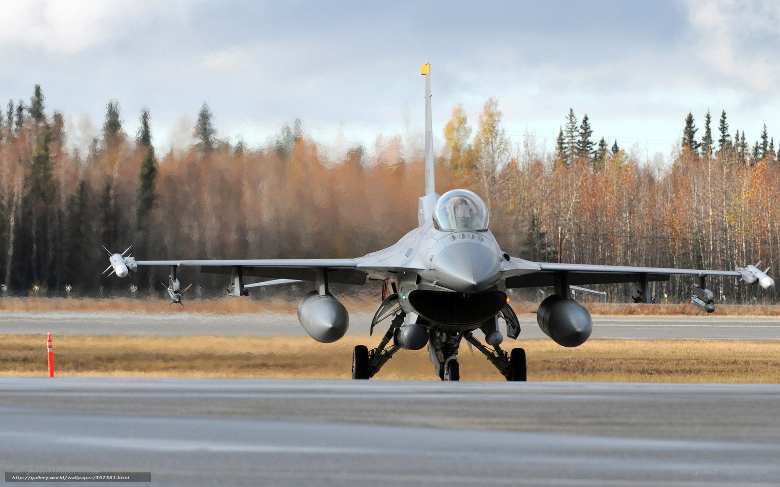 F-16 fighter jet on runway