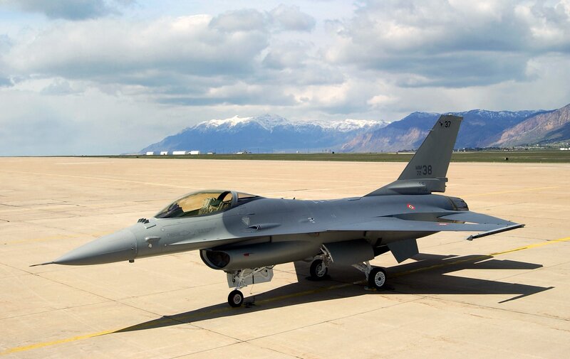 F-16 fighter jet on tarmac