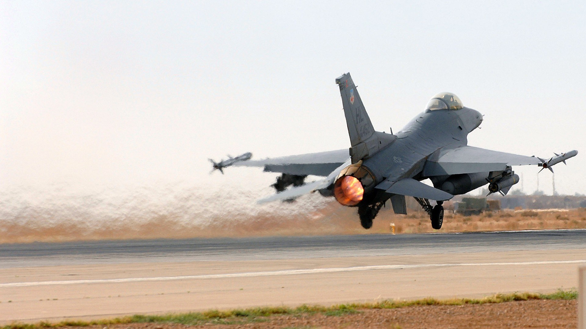 F-16 fighter jet taking off