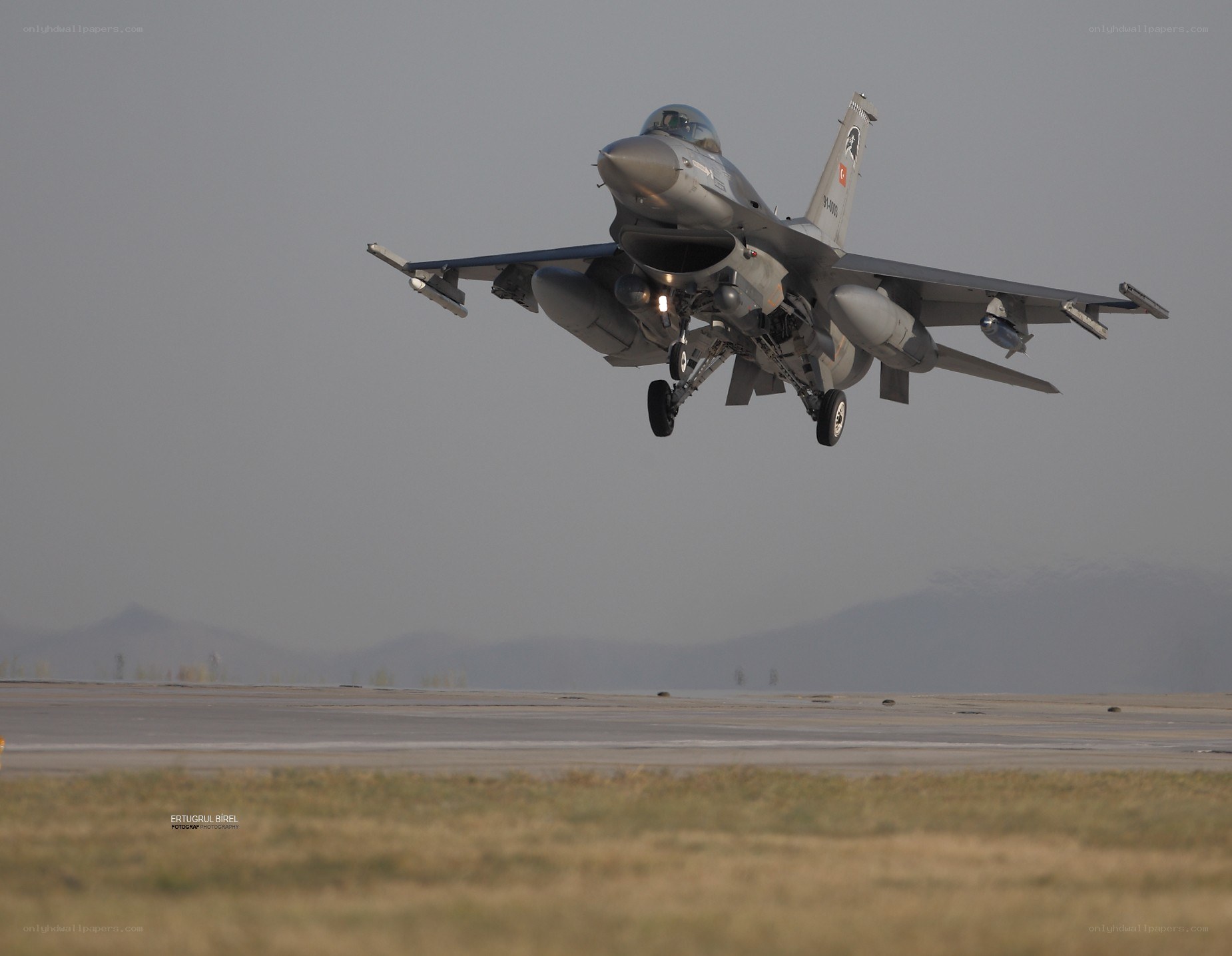 F-16 fighter jet taking off