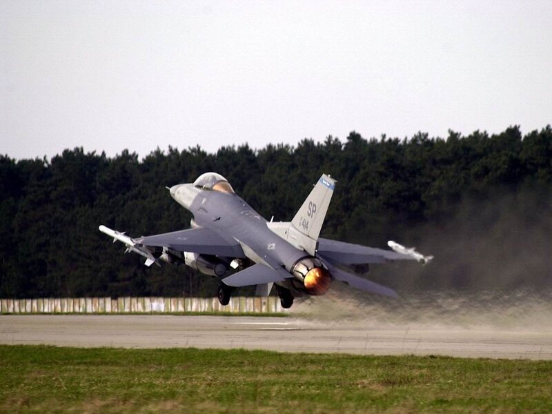 F-16 Fighter Jet Taking Off — Gray, Dynamic, Morning