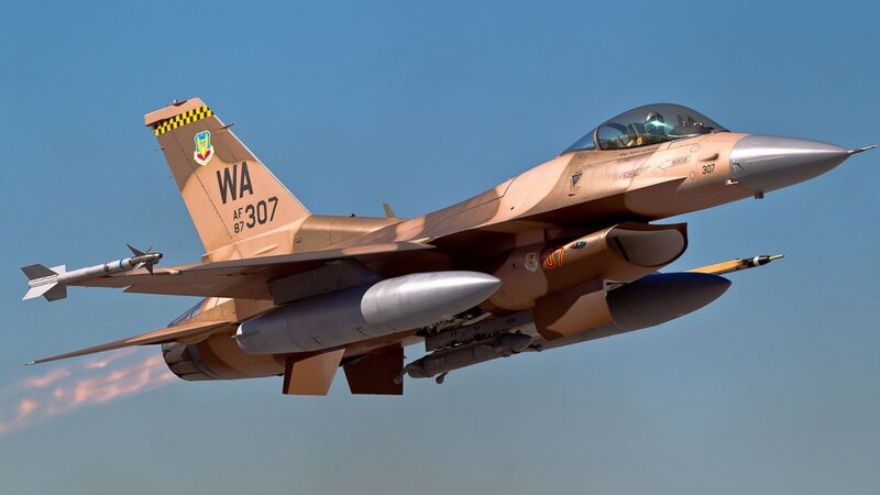 F-16 Fighter Jet — Tan, Dynamic
