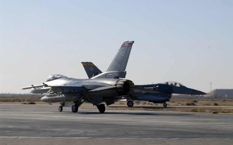 F-16 Fighter Jets — Gray, Neutral
