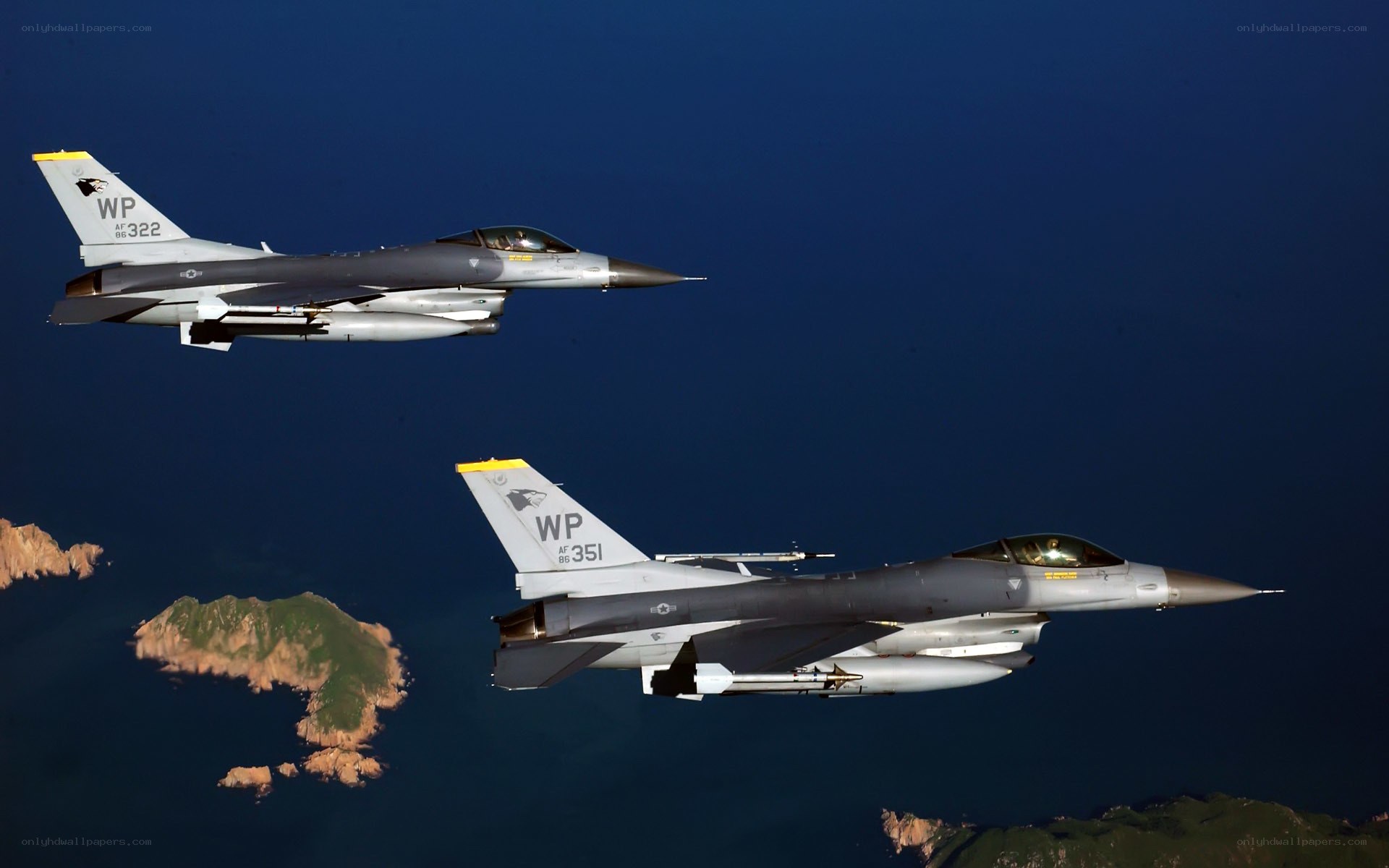 F-16 fighter jets in flight